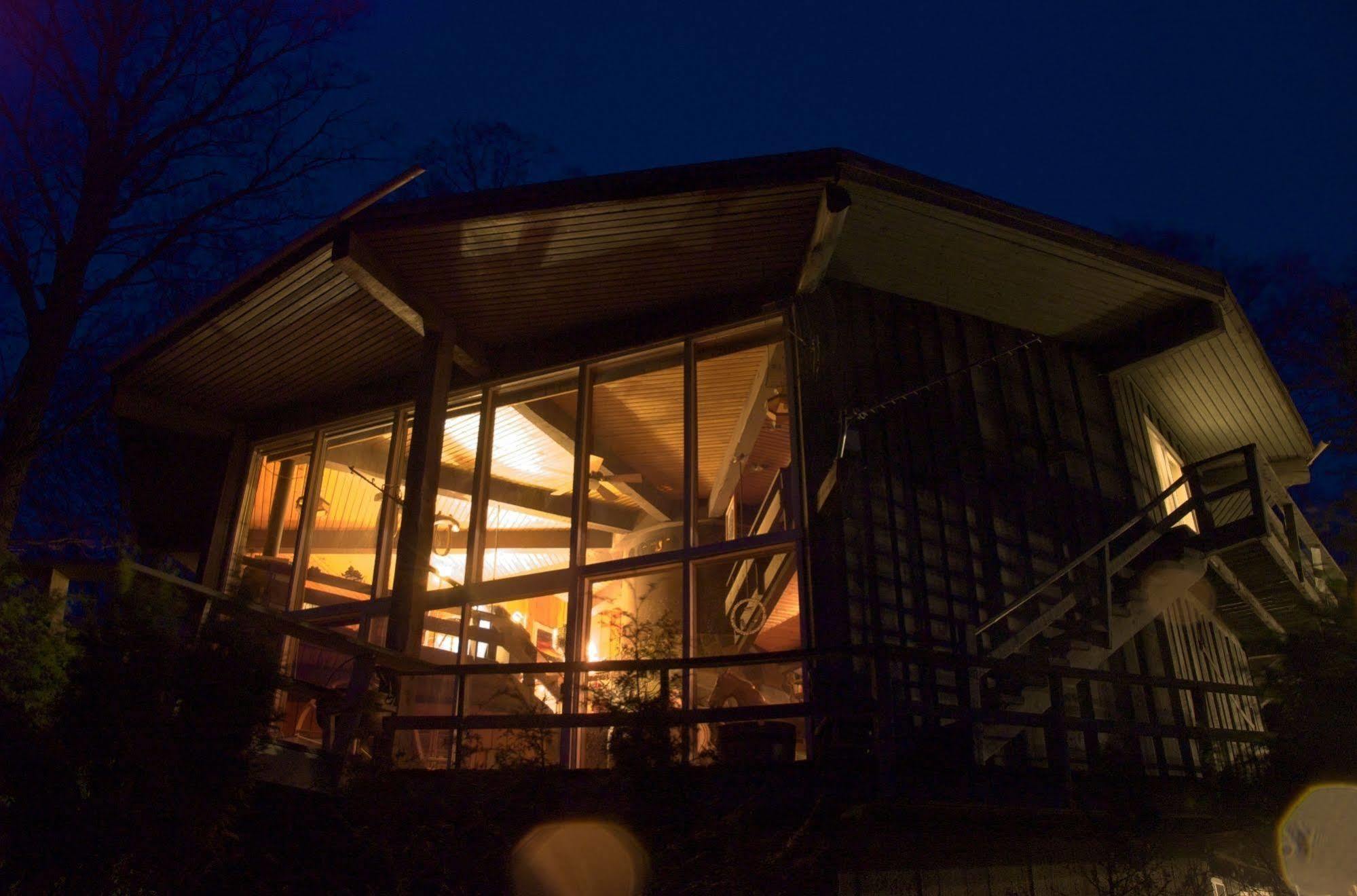Stouffermill Bed & Breakfast Algonquin Highlands Экстерьер фото