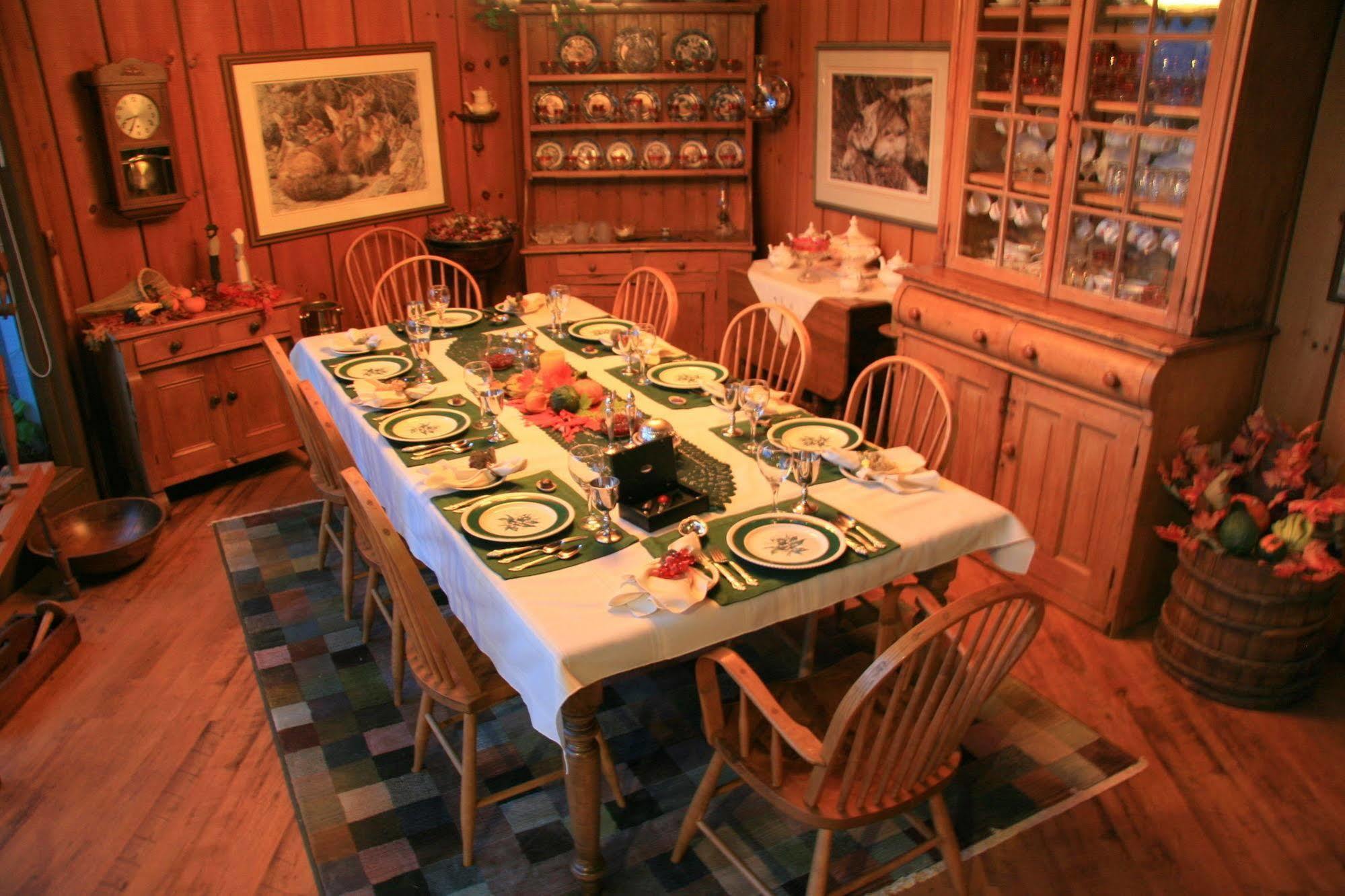 Stouffermill Bed & Breakfast Algonquin Highlands Экстерьер фото