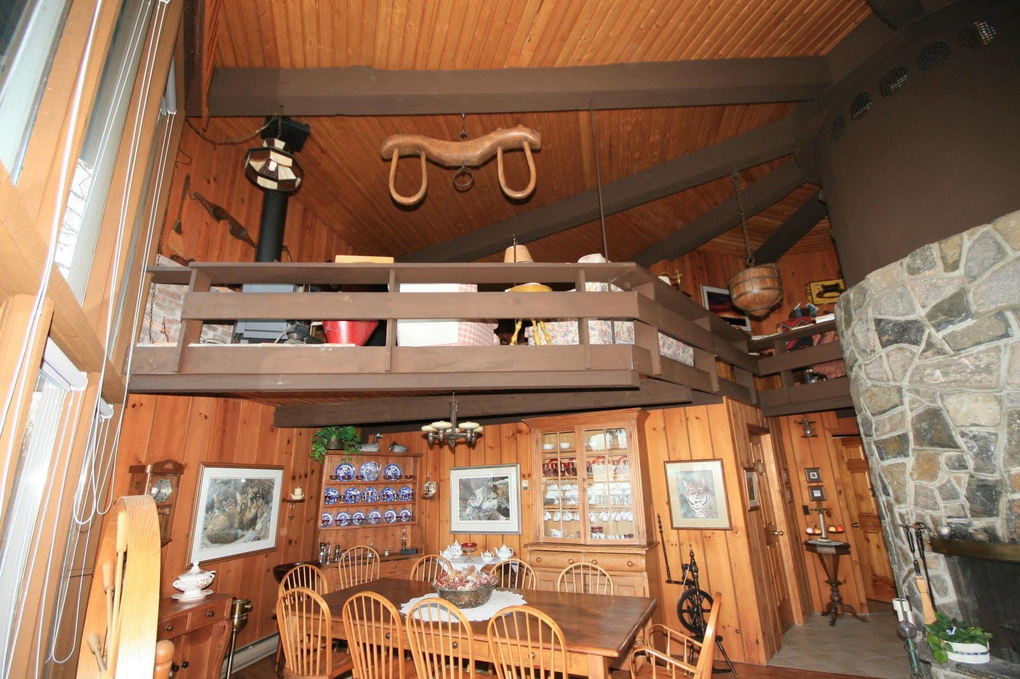 Stouffermill Bed & Breakfast Algonquin Highlands Экстерьер фото