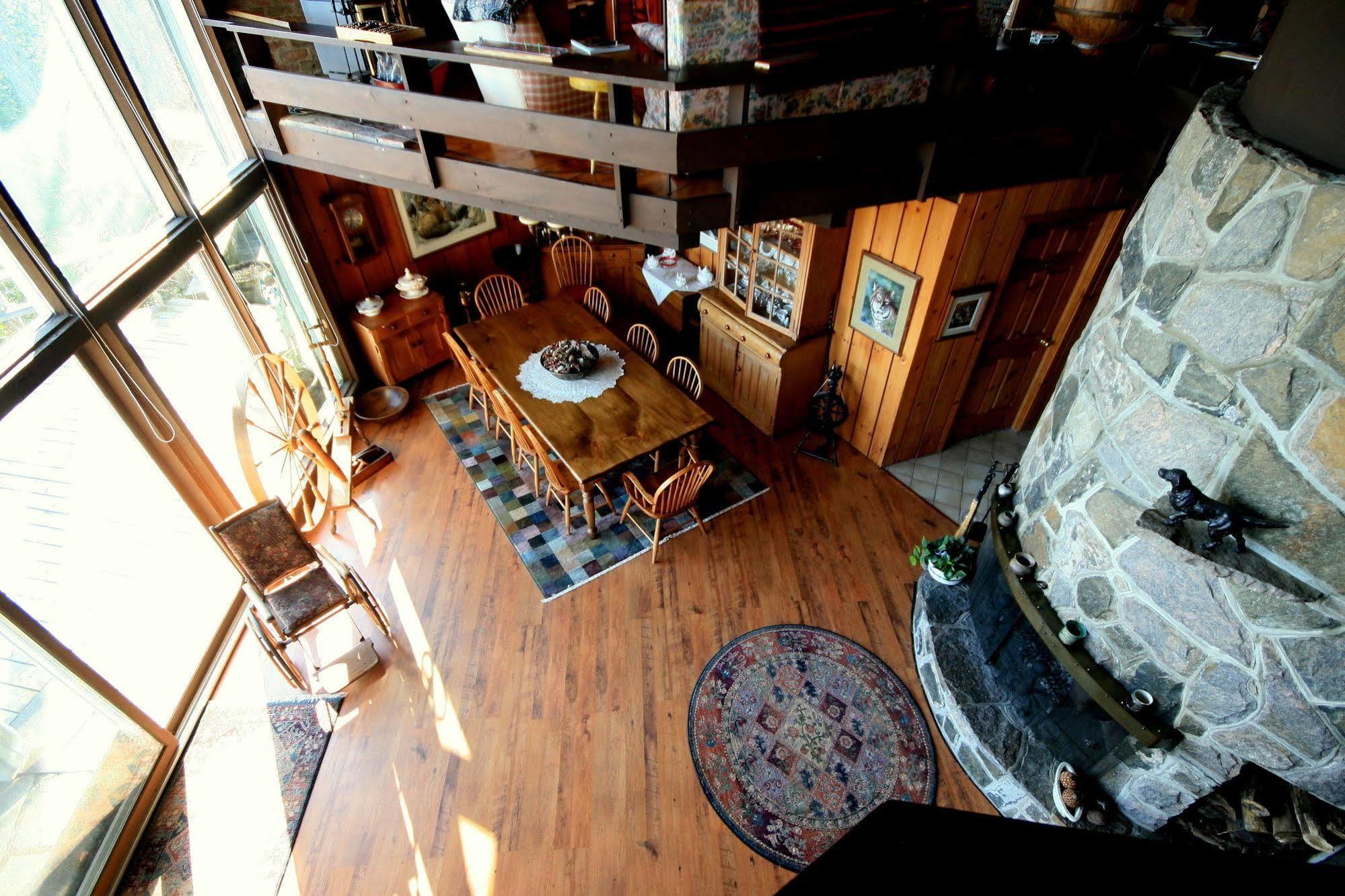 Stouffermill Bed & Breakfast Algonquin Highlands Экстерьер фото